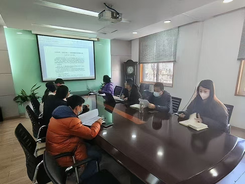 “五年奮進(jìn)路，城市煥新顏”宏嘉公司研討城市更新五年發(fā)展方案